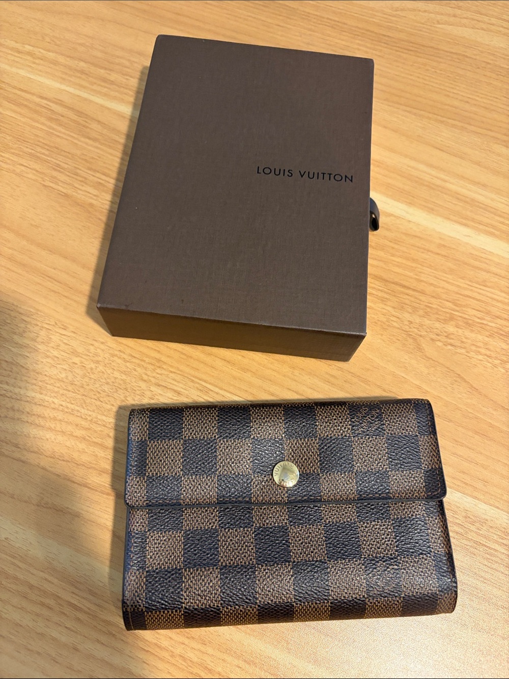 Pre-Loved Damier Ebene wallet with box!
